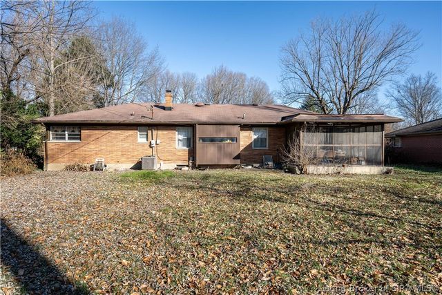 96 Forest Drive, Jeffersonville, IN 47130
