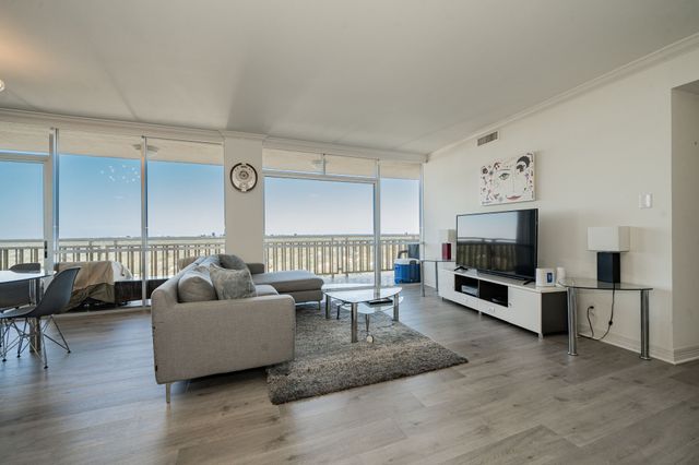 6211 W Northwest Highway 1602, Dallas, TX 75225