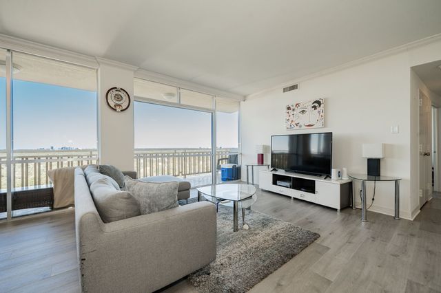 6211 W Northwest Highway 1602, Dallas, TX 75225