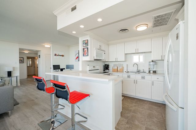 6211 W Northwest Highway 1602, Dallas, TX 75225