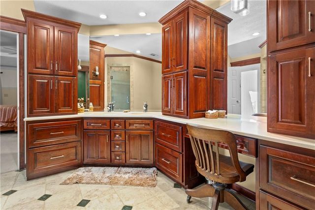 1090 NE Blackwell Road, Lee's Summit, MO 64086