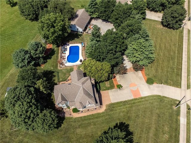 1090 NE Blackwell Road, Lee's Summit, MO 64086