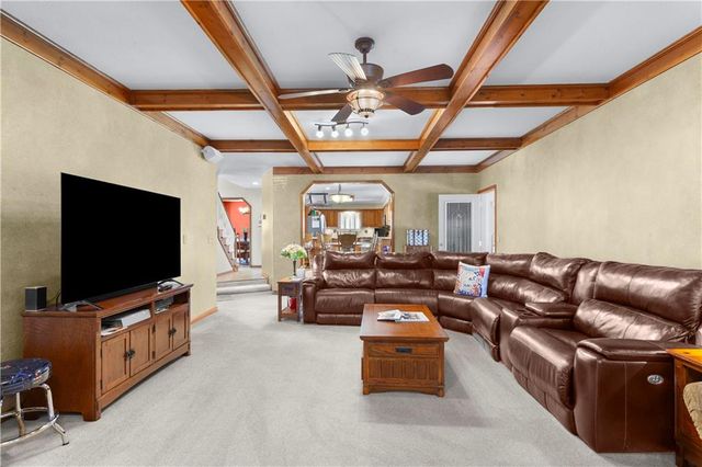 1090 NE Blackwell Road, Lee's Summit, MO 64086