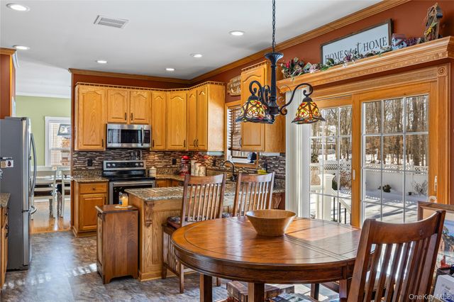 36 Lansing Street, Miller Place, NY 11764