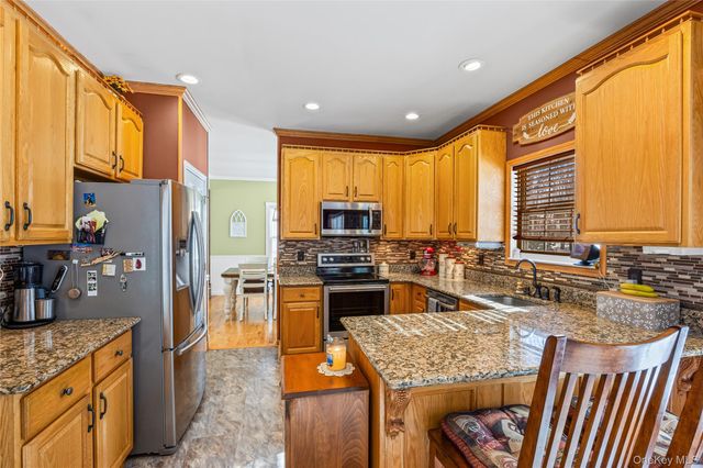 36 Lansing Street, Miller Place, NY 11764