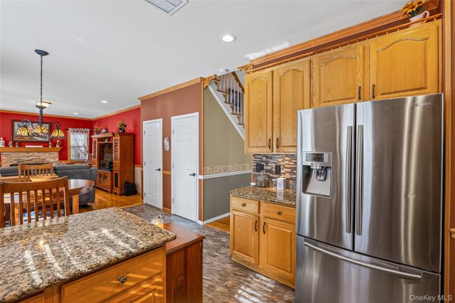 36 Lansing Street, Miller Place, NY 11764