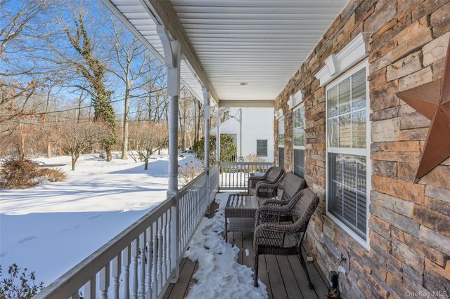 36 Lansing Street, Miller Place, NY 11764