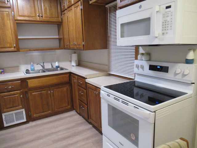 1428 Hazel Street N, Saint Paul, MN 55119