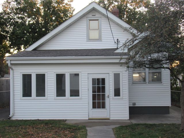 1428 Hazel Street N, Saint Paul, MN 55119