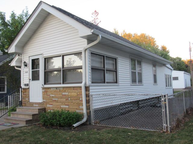1428 Hazel Street N, Saint Paul, MN 55119