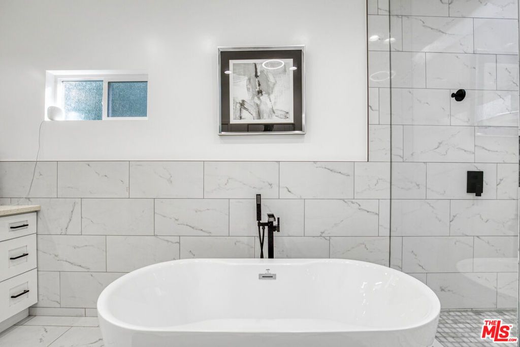 Image 20 of property listing at 4112 Vanetta Place, Studio City, CA 91604