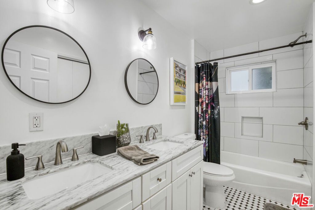 Image 29 of property listing at 4112 Vanetta Place, Studio City, CA 91604