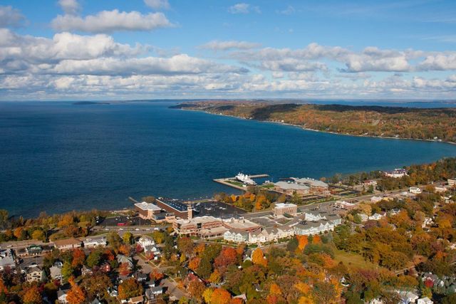 619 E Eighth, Traverse City, MI 49686