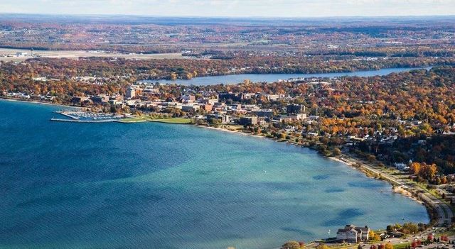 619 E Eighth, Traverse City, MI 49686