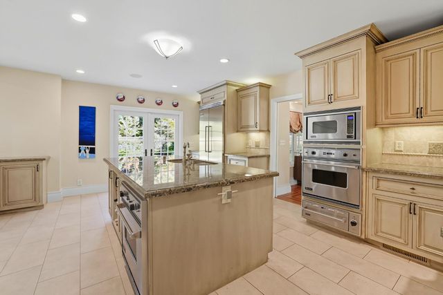 1335 38th St, Sacramento, CA 95816