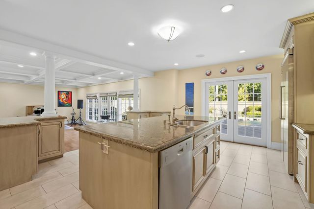 1335 38th St, Sacramento, CA 95816