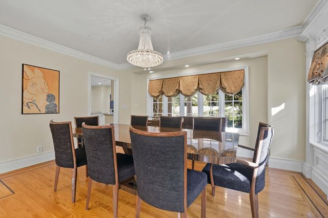 1335 38th St, Sacramento, CA 95816