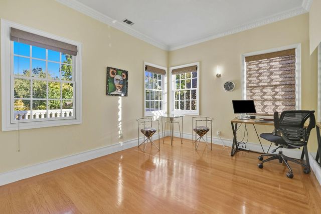 1335 38th St, Sacramento, CA 95816