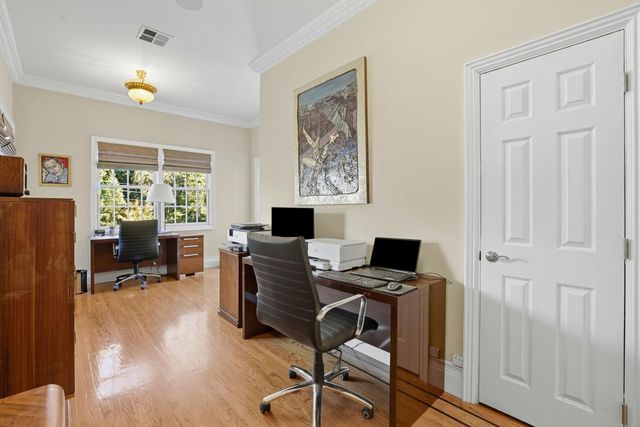 1335 38th St, Sacramento, CA 95816