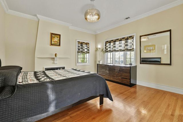 1335 38th St, Sacramento, CA 95816