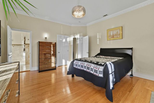 1335 38th St, Sacramento, CA 95816