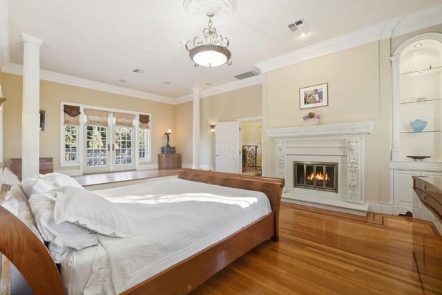 1335 38th St, Sacramento, CA 95816