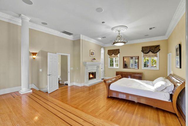 1335 38th St, Sacramento, CA 95816