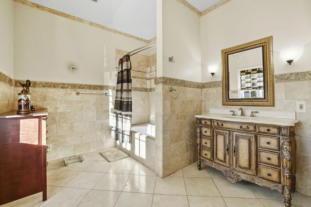 1335 38th St, Sacramento, CA 95816