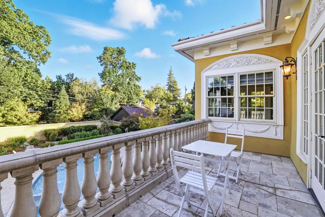 1335 38th St, Sacramento, CA 95816