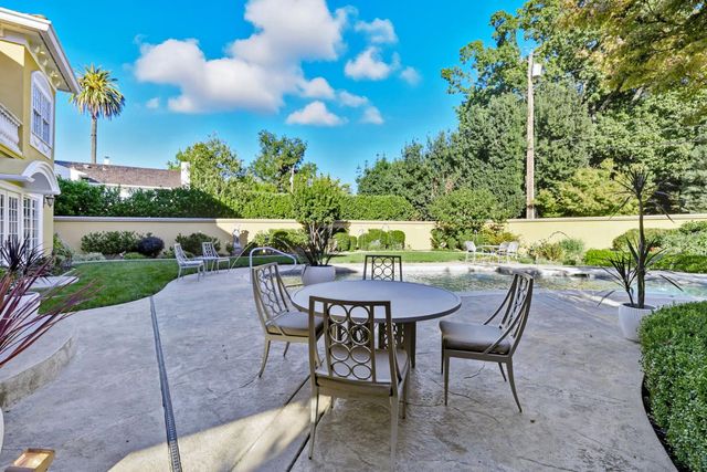 1335 38th St, Sacramento, CA 95816