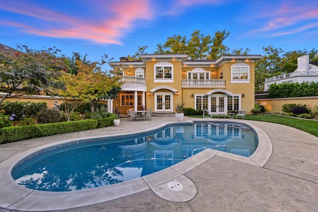 1335 38th St, Sacramento, CA 95816