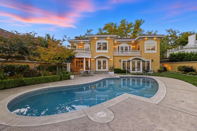 1335 38th St, Sacramento, CA 95816