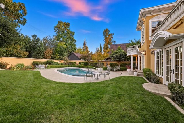 1335 38th St, Sacramento, CA 95816