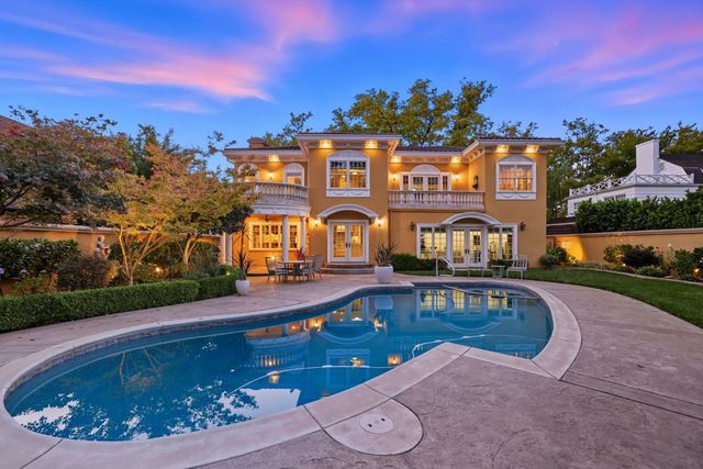 1335 38th St, Sacramento, CA 95816