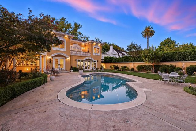 1335 38th St, Sacramento, CA 95816