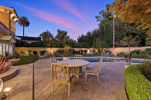 1335 38th St, Sacramento, CA 95816