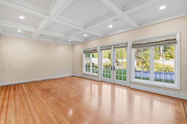 1335 38th St, Sacramento, CA 95816