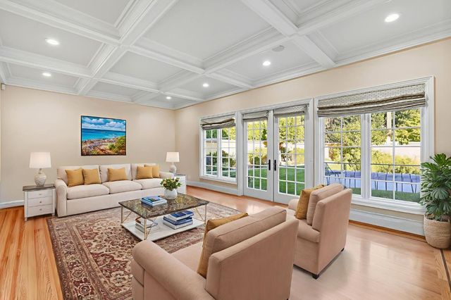 1335 38th St, Sacramento, CA 95816