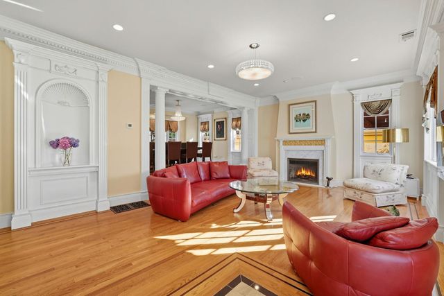 1335 38th St, Sacramento, CA 95816