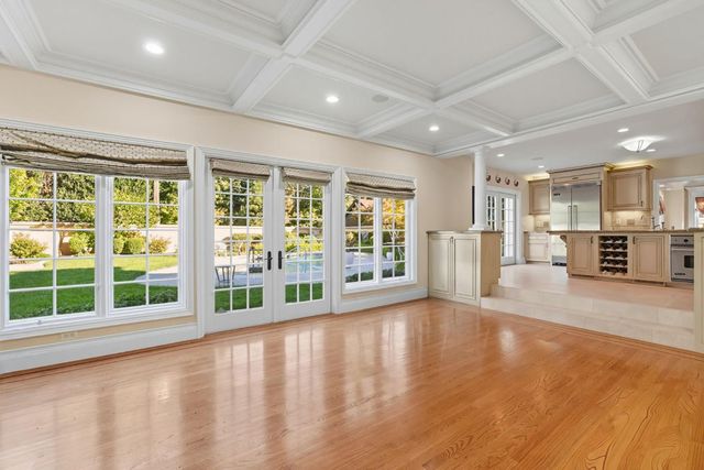 1335 38th St, Sacramento, CA 95816