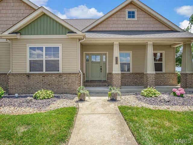 301 McClelland Drive, Troy, IL 62294