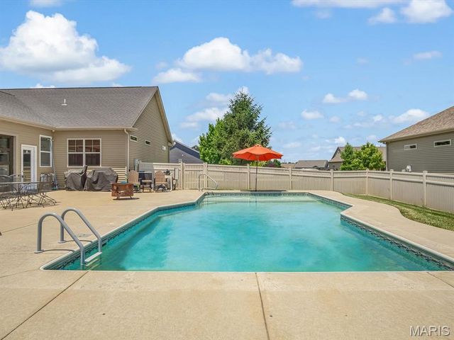 301 McClelland Drive, Troy, IL 62294