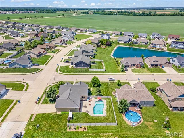 301 McClelland Drive, Troy, IL 62294