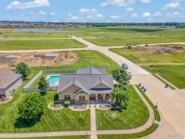 301 McClelland Drive, Troy, IL 62294