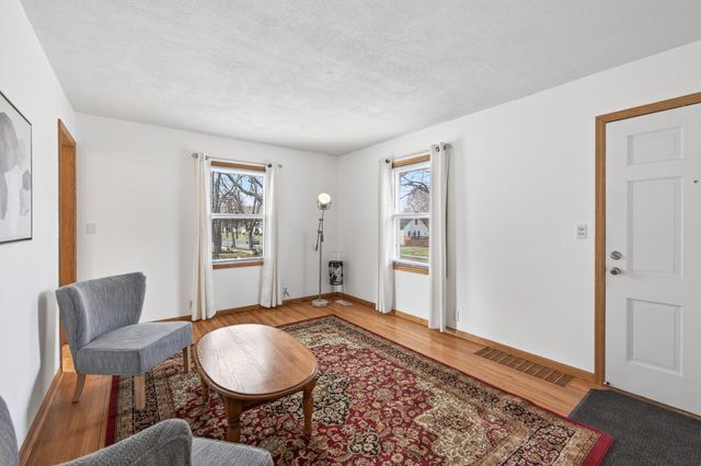 3137 Florida Avenue S, Saint Louis Park, MN 55426