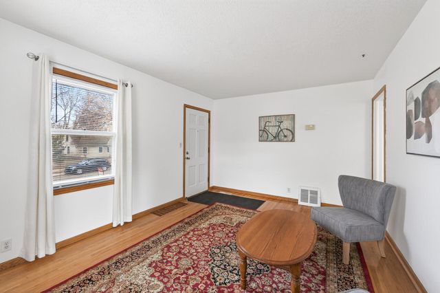 3137 Florida Avenue S, Saint Louis Park, MN 55426