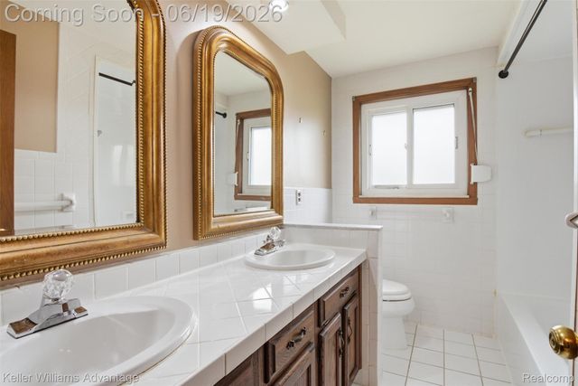 35729 Duke Drive, Sterling Heights, MI 48310