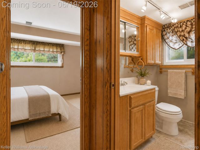 35729 Duke Drive, Sterling Heights, MI 48310