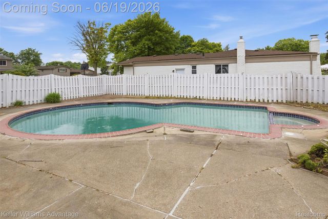 35729 Duke Drive, Sterling Heights, MI 48310