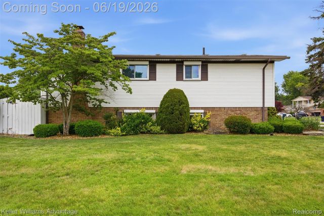 35729 Duke Drive, Sterling Heights, MI 48310